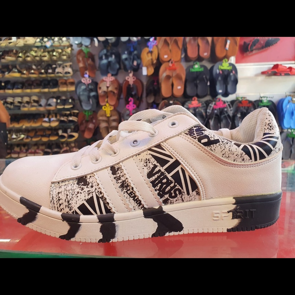 Casual sneaker
